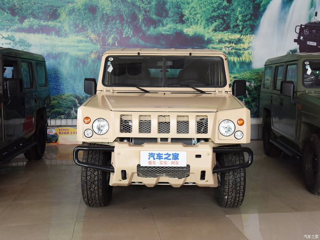 最大爬坡角度可达60°，涉水深度达60厘米，北汽制造勇士上市